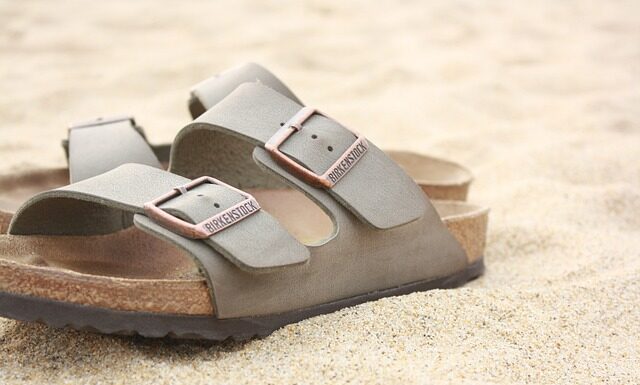 Kto nosi Birkenstock?